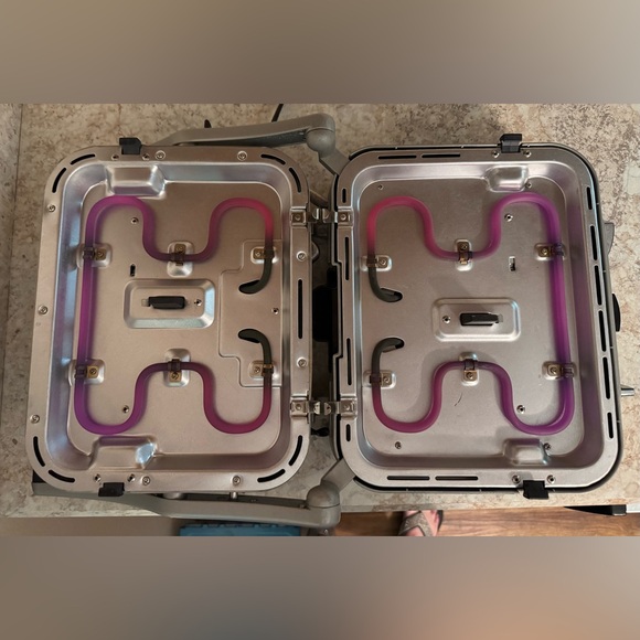 Cuisinart 5 in 1 Griller! - Picture 3 of 10